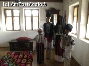 [P49] Casa cu blazoane - camera » foto by mishu
 - 
<span class="allrVoted glyphicon glyphicon-heart hidden" id="av1335440"></span>
<a class="m-l-10 hidden" id="sv1335440" onclick="voting_Foto_DelVot(,1335440,4816)" role="button">șterge vot <span class="glyphicon glyphicon-remove"></span></a>
<a id="v91335440" class=" c-red"  onclick="voting_Foto_SetVot(1335440)" role="button"><span class="glyphicon glyphicon-heart-empty"></span> <b>LIKE</b> = Votează poza</a> <img class="hidden"  id="f1335440W9" src="/imagini/loader.gif" border="0" /><span class="AjErrMes hidden" id="e1335440ErM"></span>