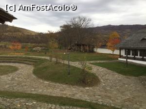 [P62] Casa cu blazoane - curtea vazuta de la etaj » foto by mishu
 - 
<span class="allrVoted glyphicon glyphicon-heart hidden" id="av1335453"></span>
<a class="m-l-10 hidden" id="sv1335453" onclick="voting_Foto_DelVot(,1335453,4816)" role="button">șterge vot <span class="glyphicon glyphicon-remove"></span></a>
<a id="v91335453" class=" c-red"  onclick="voting_Foto_SetVot(1335453)" role="button"><span class="glyphicon glyphicon-heart-empty"></span> <b>LIKE</b> = Votează poza</a> <img class="hidden"  id="f1335453W9" src="/imagini/loader.gif" border="0" /><span class="AjErrMes hidden" id="e1335453ErM"></span>
