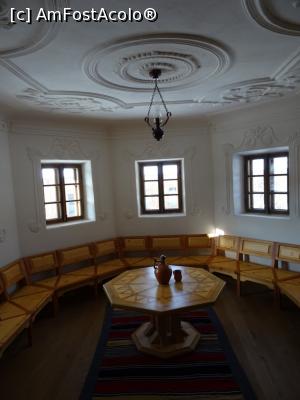 [P14] Sacnasiu - Casa cu blazoane - Chiojdu, Buzău.  » foto by tata123 🔱
 - 
<span class="allrVoted glyphicon glyphicon-heart hidden" id="av1047611"></span>
<a class="m-l-10 hidden" id="sv1047611" onclick="voting_Foto_DelVot(,1047611,4816)" role="button">șterge vot <span class="glyphicon glyphicon-remove"></span></a>
<a id="v91047611" class=" c-red"  onclick="voting_Foto_SetVot(1047611)" role="button"><span class="glyphicon glyphicon-heart-empty"></span> <b>LIKE</b> = Votează poza</a> <img class="hidden"  id="f1047611W9" src="/imagini/loader.gif" border="0" /><span class="AjErrMes hidden" id="e1047611ErM"></span>