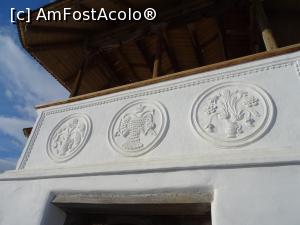 [P03] Blazoanele centrale de pe parapetul foișorului.  » foto by tata123 🔱
 - 
<span class="allrVoted glyphicon glyphicon-heart hidden" id="av1047600"></span>
<a class="m-l-10 hidden" id="sv1047600" onclick="voting_Foto_DelVot(,1047600,4816)" role="button">șterge vot <span class="glyphicon glyphicon-remove"></span></a>
<a id="v91047600" class=" c-red"  onclick="voting_Foto_SetVot(1047600)" role="button"><span class="glyphicon glyphicon-heart-empty"></span> <b>LIKE</b> = Votează poza</a> <img class="hidden"  id="f1047600W9" src="/imagini/loader.gif" border="0" /><span class="AjErrMes hidden" id="e1047600ErM"></span>