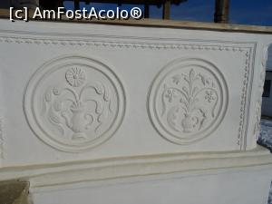 [P04] Blazoane laterale - Casa cu blazoane - Chiojdu, Buzău.  » foto by tata123 🔱
 - 
<span class="allrVoted glyphicon glyphicon-heart hidden" id="av1047601"></span>
<a class="m-l-10 hidden" id="sv1047601" onclick="voting_Foto_DelVot(,1047601,4816)" role="button">șterge vot <span class="glyphicon glyphicon-remove"></span></a>
<a id="v91047601" class=" c-red"  onclick="voting_Foto_SetVot(1047601)" role="button"><span class="glyphicon glyphicon-heart-empty"></span> <b>LIKE</b> = Votează poza</a> <img class="hidden"  id="f1047601W9" src="/imagini/loader.gif" border="0" /><span class="AjErrMes hidden" id="e1047601ErM"></span>