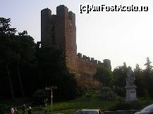 [P19] Castelfranco Veneto - vedere spre zidurile castelului. » foto by presario
 - 
<span class="allrVoted glyphicon glyphicon-heart hidden" id="av46044"></span>
<a class="m-l-10 hidden" id="sv46044" onclick="voting_Foto_DelVot(,46044,4819)" role="button">șterge vot <span class="glyphicon glyphicon-remove"></span></a>
<a id="v946044" class=" c-red"  onclick="voting_Foto_SetVot(46044)" role="button"><span class="glyphicon glyphicon-heart-empty"></span> <b>LIKE</b> = Votează poza</a> <img class="hidden"  id="f46044W9" src="/imagini/loader.gif" border="0" /><span class="AjErrMes hidden" id="e46044ErM"></span>