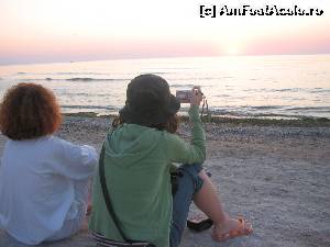 [P03] Pe plaja dimineata la rasaritul soarelui.  » foto by calatorul
 - 
<span class="allrVoted glyphicon glyphicon-heart hidden" id="av678738"></span>
<a class="m-l-10 hidden" id="sv678738" onclick="voting_Foto_DelVot(,678738,4834)" role="button">șterge vot <span class="glyphicon glyphicon-remove"></span></a>
<a id="v9678738" class=" c-red"  onclick="voting_Foto_SetVot(678738)" role="button"><span class="glyphicon glyphicon-heart-empty"></span> <b>LIKE</b> = Votează poza</a> <img class="hidden"  id="f678738W9" src="/imagini/loader.gif" border="0" /><span class="AjErrMes hidden" id="e678738ErM"></span>