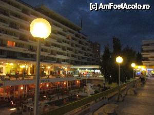[P33] Seara, pe terasa Belvedere... Se observă H. R. Amfiteatru.  » foto by Neptunus
 - 
<span class="allrVoted glyphicon glyphicon-heart hidden" id="av481904"></span>
<a class="m-l-10 hidden" id="sv481904" onclick="voting_Foto_DelVot(,481904,4834)" role="button">șterge vot <span class="glyphicon glyphicon-remove"></span></a>
<a id="v9481904" class=" c-red"  onclick="voting_Foto_SetVot(481904)" role="button"><span class="glyphicon glyphicon-heart-empty"></span> <b>LIKE</b> = Votează poza</a> <img class="hidden"  id="f481904W9" src="/imagini/loader.gif" border="0" /><span class="AjErrMes hidden" id="e481904ErM"></span>
