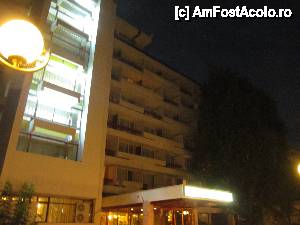 [P40] Detalii nocturne la Hotel Amfiteatru.  » foto by Neptunus
 - 
<span class="allrVoted glyphicon glyphicon-heart hidden" id="av481912"></span>
<a class="m-l-10 hidden" id="sv481912" onclick="voting_Foto_DelVot(,481912,4834)" role="button">șterge vot <span class="glyphicon glyphicon-remove"></span></a>
<a id="v9481912" class=" c-red"  onclick="voting_Foto_SetVot(481912)" role="button"><span class="glyphicon glyphicon-heart-empty"></span> <b>LIKE</b> = Votează poza</a> <img class="hidden"  id="f481912W9" src="/imagini/loader.gif" border="0" /><span class="AjErrMes hidden" id="e481912ErM"></span>