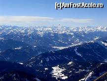 [P16] Peisaj de pe Dachstein - se vad si doua baloane cu aer cald » foto by BOGDAN DSN
 - 
<span class="allrVoted glyphicon glyphicon-heart hidden" id="av399235"></span>
<a class="m-l-10 hidden" id="sv399235" onclick="voting_Foto_DelVot(,399235,4839)" role="button">șterge vot <span class="glyphicon glyphicon-remove"></span></a>
<a id="v9399235" class=" c-red"  onclick="voting_Foto_SetVot(399235)" role="button"><span class="glyphicon glyphicon-heart-empty"></span> <b>LIKE</b> = Votează poza</a> <img class="hidden"  id="f399235W9" src="/imagini/loader.gif" border="0" /><span class="AjErrMes hidden" id="e399235ErM"></span>