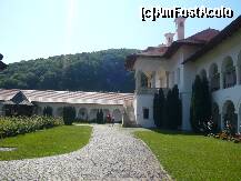 [P05] curtea » foto by Marinna
 - 
<span class="allrVoted glyphicon glyphicon-heart hidden" id="av129877"></span>
<a class="m-l-10 hidden" id="sv129877" onclick="voting_Foto_DelVot(,129877,4842)" role="button">șterge vot <span class="glyphicon glyphicon-remove"></span></a>
<a id="v9129877" class=" c-red"  onclick="voting_Foto_SetVot(129877)" role="button"><span class="glyphicon glyphicon-heart-empty"></span> <b>LIKE</b> = Votează poza</a> <img class="hidden"  id="f129877W9" src="/imagini/loader.gif" border="0" /><span class="AjErrMes hidden" id="e129877ErM"></span>