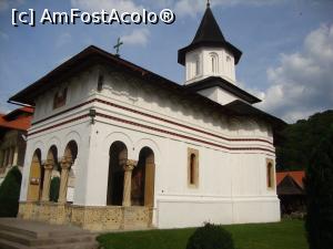 [P12] Mergem să vizităm biserica veche a Mănăstirii Brâncoveanu.  » foto by Floryn81
 - 
<span class="allrVoted glyphicon glyphicon-heart hidden" id="av720649"></span>
<a class="m-l-10 hidden" id="sv720649" onclick="voting_Foto_DelVot(,720649,4842)" role="button">șterge vot <span class="glyphicon glyphicon-remove"></span></a>
<a id="v9720649" class=" c-red"  onclick="voting_Foto_SetVot(720649)" role="button"><span class="glyphicon glyphicon-heart-empty"></span> <b>LIKE</b> = Votează poza</a> <img class="hidden"  id="f720649W9" src="/imagini/loader.gif" border="0" /><span class="AjErrMes hidden" id="e720649ErM"></span>