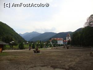 [P57] În exteriorul mănăstirii se aflau în plină desfășurare lucrări de amenajare a spațiului verde.  » foto by Floryn81
 - 
<span class="allrVoted glyphicon glyphicon-heart hidden" id="av720697"></span>
<a class="m-l-10 hidden" id="sv720697" onclick="voting_Foto_DelVot(,720697,4842)" role="button">șterge vot <span class="glyphicon glyphicon-remove"></span></a>
<a id="v9720697" class=" c-red"  onclick="voting_Foto_SetVot(720697)" role="button"><span class="glyphicon glyphicon-heart-empty"></span> <b>LIKE</b> = Votează poza</a> <img class="hidden"  id="f720697W9" src="/imagini/loader.gif" border="0" /><span class="AjErrMes hidden" id="e720697ErM"></span>