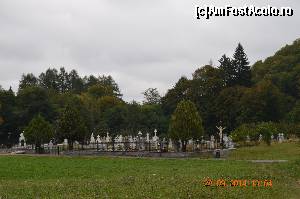 [P02] Cimitirul din incinta manastirii.  » foto by fregata
 - 
<span class="allrVoted glyphicon glyphicon-heart hidden" id="av562537"></span>
<a class="m-l-10 hidden" id="sv562537" onclick="voting_Foto_DelVot(,562537,4842)" role="button">șterge vot <span class="glyphicon glyphicon-remove"></span></a>
<a id="v9562537" class=" c-red"  onclick="voting_Foto_SetVot(562537)" role="button"><span class="glyphicon glyphicon-heart-empty"></span> <b>LIKE</b> = Votează poza</a> <img class="hidden"  id="f562537W9" src="/imagini/loader.gif" border="0" /><span class="AjErrMes hidden" id="e562537ErM"></span>