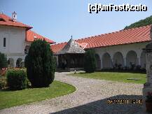 [P09] In curtea manastirii » foto by BEBEPETRESCU
 - 
<span class="allrVoted glyphicon glyphicon-heart hidden" id="av284867"></span>
<a class="m-l-10 hidden" id="sv284867" onclick="voting_Foto_DelVot(,284867,4842)" role="button">șterge vot <span class="glyphicon glyphicon-remove"></span></a>
<a id="v9284867" class=" c-red"  onclick="voting_Foto_SetVot(284867)" role="button"><span class="glyphicon glyphicon-heart-empty"></span> <b>LIKE</b> = Votează poza</a> <img class="hidden"  id="f284867W9" src="/imagini/loader.gif" border="0" /><span class="AjErrMes hidden" id="e284867ErM"></span>