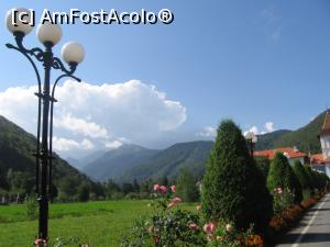 [P01] Munţii Făgăraş văzuţi de pe drumul spre mănăstire » foto by Michi
 - 
<span class="allrVoted glyphicon glyphicon-heart hidden" id="av1142846"></span>
<a class="m-l-10 hidden" id="sv1142846" onclick="voting_Foto_DelVot(,1142846,4842)" role="button">șterge vot <span class="glyphicon glyphicon-remove"></span></a>
<a id="v91142846" class=" c-red"  onclick="voting_Foto_SetVot(1142846)" role="button"><span class="glyphicon glyphicon-heart-empty"></span> <b>LIKE</b> = Votează poza</a> <img class="hidden"  id="f1142846W9" src="/imagini/loader.gif" border="0" /><span class="AjErrMes hidden" id="e1142846ErM"></span>