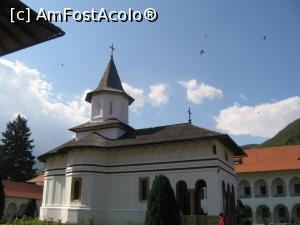 [P10] Biserica veche » foto by Michi
 - 
<span class="allrVoted glyphicon glyphicon-heart hidden" id="av1142855"></span>
<a class="m-l-10 hidden" id="sv1142855" onclick="voting_Foto_DelVot(,1142855,4842)" role="button">șterge vot <span class="glyphicon glyphicon-remove"></span></a>
<a id="v91142855" class=" c-red"  onclick="voting_Foto_SetVot(1142855)" role="button"><span class="glyphicon glyphicon-heart-empty"></span> <b>LIKE</b> = Votează poza</a> <img class="hidden"  id="f1142855W9" src="/imagini/loader.gif" border="0" /><span class="AjErrMes hidden" id="e1142855ErM"></span>