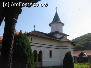 [P14] Biserica veche, vedere laterală » foto by Michi
 - 
<span class="allrVoted glyphicon glyphicon-heart hidden" id="av1142859"></span>
<a class="m-l-10 hidden" id="sv1142859" onclick="voting_Foto_DelVot(,1142859,4842)" role="button">șterge vot <span class="glyphicon glyphicon-remove"></span></a>
<a id="v91142859" class=" c-red"  onclick="voting_Foto_SetVot(1142859)" role="button"><span class="glyphicon glyphicon-heart-empty"></span> <b>LIKE</b> = Votează poza</a> <img class="hidden"  id="f1142859W9" src="/imagini/loader.gif" border="0" /><span class="AjErrMes hidden" id="e1142859ErM"></span>