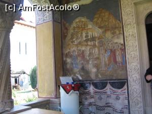 [P16] Intrare în biserica veche renovată » foto by Michi
 - 
<span class="allrVoted glyphicon glyphicon-heart hidden" id="av1142861"></span>
<a class="m-l-10 hidden" id="sv1142861" onclick="voting_Foto_DelVot(,1142861,4842)" role="button">șterge vot <span class="glyphicon glyphicon-remove"></span></a>
<a id="v91142861" class=" c-red"  onclick="voting_Foto_SetVot(1142861)" role="button"><span class="glyphicon glyphicon-heart-empty"></span> <b>LIKE</b> = Votează poza</a> <img class="hidden"  id="f1142861W9" src="/imagini/loader.gif" border="0" /><span class="AjErrMes hidden" id="e1142861ErM"></span>