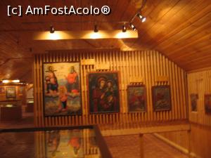 [P36] În muzeul mănăstirii » foto by Michi
 - 
<span class="allrVoted glyphicon glyphicon-heart hidden" id="av1142881"></span>
<a class="m-l-10 hidden" id="sv1142881" onclick="voting_Foto_DelVot(,1142881,4842)" role="button">șterge vot <span class="glyphicon glyphicon-remove"></span></a>
<a id="v91142881" class=" c-red"  onclick="voting_Foto_SetVot(1142881)" role="button"><span class="glyphicon glyphicon-heart-empty"></span> <b>LIKE</b> = Votează poza</a> <img class="hidden"  id="f1142881W9" src="/imagini/loader.gif" border="0" /><span class="AjErrMes hidden" id="e1142881ErM"></span>