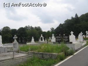 [P45] Aici odihnesc cei ce au slujit în mănăstire » foto by Michi
 - 
<span class="allrVoted glyphicon glyphicon-heart hidden" id="av1142890"></span>
<a class="m-l-10 hidden" id="sv1142890" onclick="voting_Foto_DelVot(,1142890,4842)" role="button">șterge vot <span class="glyphicon glyphicon-remove"></span></a>
<a id="v91142890" class=" c-red"  onclick="voting_Foto_SetVot(1142890)" role="button"><span class="glyphicon glyphicon-heart-empty"></span> <b>LIKE</b> = Votează poza</a> <img class="hidden"  id="f1142890W9" src="/imagini/loader.gif" border="0" /><span class="AjErrMes hidden" id="e1142890ErM"></span>