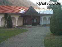 [P13] izvorul din curtea manastirii Brancoveanu... » foto by sandu.53
 - 
<span class="allrVoted glyphicon glyphicon-heart hidden" id="av284823"></span>
<a class="m-l-10 hidden" id="sv284823" onclick="voting_Foto_DelVot(,284823,4842)" role="button">șterge vot <span class="glyphicon glyphicon-remove"></span></a>
<a id="v9284823" class=" c-red"  onclick="voting_Foto_SetVot(284823)" role="button"><span class="glyphicon glyphicon-heart-empty"></span> <b>LIKE</b> = Votează poza</a> <img class="hidden"  id="f284823W9" src="/imagini/loader.gif" border="0" /><span class="AjErrMes hidden" id="e284823ErM"></span>