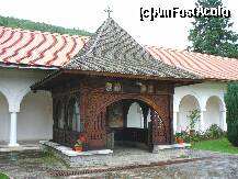 [P20] Sambata de Sus - Manastirea Brancoveanu » foto by ascent
 - 
<span class="allrVoted glyphicon glyphicon-heart hidden" id="av174102"></span>
<a class="m-l-10 hidden" id="sv174102" onclick="voting_Foto_DelVot(,174102,4842)" role="button">șterge vot <span class="glyphicon glyphicon-remove"></span></a>
<a id="v9174102" class=" c-red"  onclick="voting_Foto_SetVot(174102)" role="button"><span class="glyphicon glyphicon-heart-empty"></span> <b>LIKE</b> = Votează poza</a> <img class="hidden"  id="f174102W9" src="/imagini/loader.gif" border="0" /><span class="AjErrMes hidden" id="e174102ErM"></span>