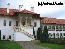 [P21] Sambata de Sus - Manastirea Brancoveanu » foto by ascent
 - 
<span class="allrVoted glyphicon glyphicon-heart hidden" id="av174103"></span>
<a class="m-l-10 hidden" id="sv174103" onclick="voting_Foto_DelVot(,174103,4842)" role="button">șterge vot <span class="glyphicon glyphicon-remove"></span></a>
<a id="v9174103" class=" c-red"  onclick="voting_Foto_SetVot(174103)" role="button"><span class="glyphicon glyphicon-heart-empty"></span> <b>LIKE</b> = Votează poza</a> <img class="hidden"  id="f174103W9" src="/imagini/loader.gif" border="0" /><span class="AjErrMes hidden" id="e174103ErM"></span>