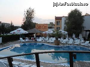 [P17] Piscina cea mai mica, pool barul si intrarea la hotel Sun City » foto by mihaiu77
 - 
<span class="allrVoted glyphicon glyphicon-heart hidden" id="av458507"></span>
<a class="m-l-10 hidden" id="sv458507" onclick="voting_Foto_DelVot(,458507,4850)" role="button">șterge vot <span class="glyphicon glyphicon-remove"></span></a>
<a id="v9458507" class=" c-red"  onclick="voting_Foto_SetVot(458507)" role="button"><span class="glyphicon glyphicon-heart-empty"></span> <b>LIKE</b> = Votează poza</a> <img class="hidden"  id="f458507W9" src="/imagini/loader.gif" border="0" /><span class="AjErrMes hidden" id="e458507ErM"></span>