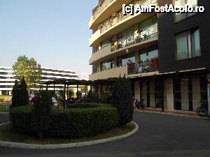 [P08] Rondul dintre cele doua corpuri de hoteluri » foto by mihaiu77
 - 
<span class="allrVoted glyphicon glyphicon-heart hidden" id="av458498"></span>
<a class="m-l-10 hidden" id="sv458498" onclick="voting_Foto_DelVot(,458498,4850)" role="button">șterge vot <span class="glyphicon glyphicon-remove"></span></a>
<a id="v9458498" class=" c-red"  onclick="voting_Foto_SetVot(458498)" role="button"><span class="glyphicon glyphicon-heart-empty"></span> <b>LIKE</b> = Votează poza</a> <img class="hidden"  id="f458498W9" src="/imagini/loader.gif" border="0" /><span class="AjErrMes hidden" id="e458498ErM"></span>