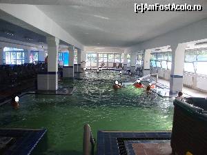 [P27] 2. Ștrandul Hotelului Oltul - Aici există trei piscine cu apă termală: două interioare și una exterioară. În imagine avem una dintre cele două piscine din interior.  » foto by Floryn81
 - 
<span class="allrVoted glyphicon glyphicon-heart hidden" id="av680484"></span>
<a class="m-l-10 hidden" id="sv680484" onclick="voting_Foto_DelVot(,680484,4859)" role="button">șterge vot <span class="glyphicon glyphicon-remove"></span></a>
<a id="v9680484" class=" c-red"  onclick="voting_Foto_SetVot(680484)" role="button"><span class="glyphicon glyphicon-heart-empty"></span> <b>LIKE</b> = Votează poza</a> <img class="hidden"  id="f680484W9" src="/imagini/loader.gif" border="0" /><span class="AjErrMes hidden" id="e680484ErM"></span>