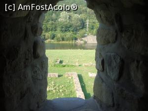[P34] Privim prin deschizăturile zidurilor către malul Oltului.  » foto by Floryn81
 - 
<span class="allrVoted glyphicon glyphicon-heart hidden" id="av719568"></span>
<a class="m-l-10 hidden" id="sv719568" onclick="voting_Foto_DelVot(,719568,4859)" role="button">șterge vot <span class="glyphicon glyphicon-remove"></span></a>
<a id="v9719568" class=" c-red"  onclick="voting_Foto_SetVot(719568)" role="button"><span class="glyphicon glyphicon-heart-empty"></span> <b>LIKE</b> = Votează poza</a> <img class="hidden"  id="f719568W9" src="/imagini/loader.gif" border="0" /><span class="AjErrMes hidden" id="e719568ErM"></span>