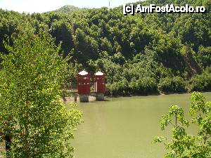 [P32] lacul Bradisor » foto by veteranu
 - 
<span class="allrVoted glyphicon glyphicon-heart hidden" id="av438477"></span>
<a class="m-l-10 hidden" id="sv438477" onclick="voting_Foto_DelVot(,438477,4859)" role="button">șterge vot <span class="glyphicon glyphicon-remove"></span></a>
<a id="v9438477" class=" c-red"  onclick="voting_Foto_SetVot(438477)" role="button"><span class="glyphicon glyphicon-heart-empty"></span> <b>LIKE</b> = Votează poza</a> <img class="hidden"  id="f438477W9" src="/imagini/loader.gif" border="0" /><span class="AjErrMes hidden" id="e438477ErM"></span>