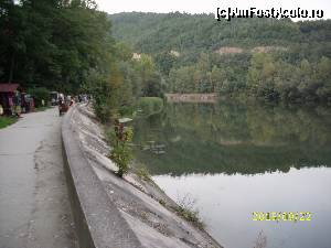 [P11] Promenada de pe malul Oltului. Cam deteriorată, în curs de amenajare.  » foto by puiutea
 - 
<span class="allrVoted glyphicon glyphicon-heart hidden" id="av676190"></span>
<a class="m-l-10 hidden" id="sv676190" onclick="voting_Foto_DelVot(,676190,4859)" role="button">șterge vot <span class="glyphicon glyphicon-remove"></span></a>
<a id="v9676190" class=" c-red"  onclick="voting_Foto_SetVot(676190)" role="button"><span class="glyphicon glyphicon-heart-empty"></span> <b>LIKE</b> = Votează poza</a> <img class="hidden"  id="f676190W9" src="/imagini/loader.gif" border="0" /><span class="AjErrMes hidden" id="e676190ErM"></span>