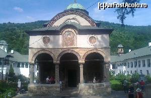 [P10] Mânăstirea Cozia, curtea interioară și chiliile » foto by costy69*
 - 
<span class="allrVoted glyphicon glyphicon-heart hidden" id="av610514"></span>
<a class="m-l-10 hidden" id="sv610514" onclick="voting_Foto_DelVot(,610514,4859)" role="button">șterge vot <span class="glyphicon glyphicon-remove"></span></a>
<a id="v9610514" class=" c-red"  onclick="voting_Foto_SetVot(610514)" role="button"><span class="glyphicon glyphicon-heart-empty"></span> <b>LIKE</b> = Votează poza</a> <img class="hidden"  id="f610514W9" src="/imagini/loader.gif" border="0" /><span class="AjErrMes hidden" id="e610514ErM"></span>