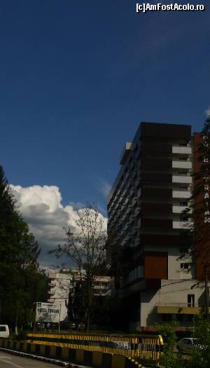 [P19] Hotelul Traian din Căciulata - alt unghi » foto by costy69*
 - 
<span class="allrVoted glyphicon glyphicon-heart hidden" id="av613980"></span>
<a class="m-l-10 hidden" id="sv613980" onclick="voting_Foto_DelVot(,613980,4859)" role="button">șterge vot <span class="glyphicon glyphicon-remove"></span></a>
<a id="v9613980" class=" c-red"  onclick="voting_Foto_SetVot(613980)" role="button"><span class="glyphicon glyphicon-heart-empty"></span> <b>LIKE</b> = Votează poza</a> <img class="hidden"  id="f613980W9" src="/imagini/loader.gif" border="0" /><span class="AjErrMes hidden" id="e613980ErM"></span>