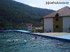 [P42] Si cam asa arata piscina ca vedere de ansamblu.  » foto by vega06
 - 
<span class="allrVoted glyphicon glyphicon-heart hidden" id="av570652"></span>
<a class="m-l-10 hidden" id="sv570652" onclick="voting_Foto_DelVot(,570652,4859)" role="button">șterge vot <span class="glyphicon glyphicon-remove"></span></a>
<a id="v9570652" class=" c-red"  onclick="voting_Foto_SetVot(570652)" role="button"><span class="glyphicon glyphicon-heart-empty"></span> <b>LIKE</b> = Votează poza</a> <img class="hidden"  id="f570652W9" src="/imagini/loader.gif" border="0" /><span class="AjErrMes hidden" id="e570652ErM"></span>