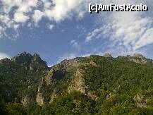 [P10] cu varful in nori, masivul cozia si releele montate acolo » foto by gigioc
 - 
<span class="allrVoted glyphicon glyphicon-heart hidden" id="av132107"></span>
<a class="m-l-10 hidden" id="sv132107" onclick="voting_Foto_DelVot(,132107,4859)" role="button">șterge vot <span class="glyphicon glyphicon-remove"></span></a>
<a id="v9132107" class=" c-red"  onclick="voting_Foto_SetVot(132107)" role="button"><span class="glyphicon glyphicon-heart-empty"></span> <b>LIKE</b> = Votează poza</a> <img class="hidden"  id="f132107W9" src="/imagini/loader.gif" border="0" /><span class="AjErrMes hidden" id="e132107ErM"></span>