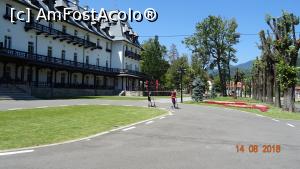 [P11] In parcul din fata hotelului Central din Calimanesti » foto by profesor73
 - 
<span class="allrVoted glyphicon glyphicon-heart hidden" id="av1003484"></span>
<a class="m-l-10 hidden" id="sv1003484" onclick="voting_Foto_DelVot(,1003484,4859)" role="button">șterge vot <span class="glyphicon glyphicon-remove"></span></a>
<a id="v91003484" class=" c-red"  onclick="voting_Foto_SetVot(1003484)" role="button"><span class="glyphicon glyphicon-heart-empty"></span> <b>LIKE</b> = Votează poza</a> <img class="hidden"  id="f1003484W9" src="/imagini/loader.gif" border="0" /><span class="AjErrMes hidden" id="e1003484ErM"></span>