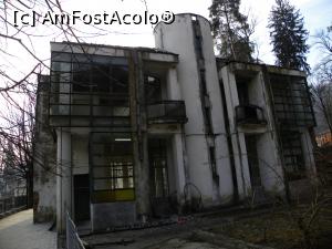 [P09] Clădirea izvoarelor, febr. 2016. Până în decembrie 2016 a fost renovată, nu mai arată aşa.  » foto by cod_gabriel
 - 
<span class="allrVoted glyphicon glyphicon-heart hidden" id="av823517"></span>
<a class="m-l-10 hidden" id="sv823517" onclick="voting_Foto_DelVot(,823517,4859)" role="button">șterge vot <span class="glyphicon glyphicon-remove"></span></a>
<a id="v9823517" class=" c-red"  onclick="voting_Foto_SetVot(823517)" role="button"><span class="glyphicon glyphicon-heart-empty"></span> <b>LIKE</b> = Votează poza</a> <img class="hidden"  id="f823517W9" src="/imagini/loader.gif" border="0" /><span class="AjErrMes hidden" id="e823517ErM"></span>