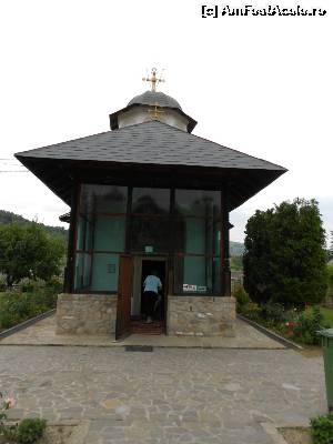 [P08] Biserica Schitului Ostrov » foto by olteanul2010
 - 
<span class="allrVoted glyphicon glyphicon-heart hidden" id="av521379"></span>
<a class="m-l-10 hidden" id="sv521379" onclick="voting_Foto_DelVot(,521379,4859)" role="button">șterge vot <span class="glyphicon glyphicon-remove"></span></a>
<a id="v9521379" class=" c-red"  onclick="voting_Foto_SetVot(521379)" role="button"><span class="glyphicon glyphicon-heart-empty"></span> <b>LIKE</b> = Votează poza</a> <img class="hidden"  id="f521379W9" src="/imagini/loader.gif" border="0" /><span class="AjErrMes hidden" id="e521379ErM"></span>