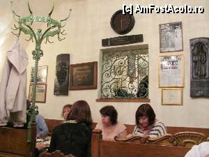 [P06] Una din cele două săli ale restaurantului.  » foto by gettutza
 - 
<span class="allrVoted glyphicon glyphicon-heart hidden" id="av414512"></span>
<a class="m-l-10 hidden" id="sv414512" onclick="voting_Foto_DelVot(,414512,4865)" role="button">șterge vot <span class="glyphicon glyphicon-remove"></span></a>
<a id="v9414512" class=" c-red"  onclick="voting_Foto_SetVot(414512)" role="button"><span class="glyphicon glyphicon-heart-empty"></span> <b>LIKE</b> = Votează poza</a> <img class="hidden"  id="f414512W9" src="/imagini/loader.gif" border="0" /><span class="AjErrMes hidden" id="e414512ErM"></span>