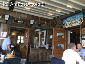 [P10] Leopoldauer Alm - pe terasa, la masa din dreapta erau niste corporatisti in pauza de pranz » foto by mishu
 - 
<span class="allrVoted glyphicon glyphicon-heart hidden" id="av1209069"></span>
<a class="m-l-10 hidden" id="sv1209069" onclick="voting_Foto_DelVot(,1209069,4865)" role="button">șterge vot <span class="glyphicon glyphicon-remove"></span></a>
<a id="v91209069" class=" c-red"  onclick="voting_Foto_SetVot(1209069)" role="button"><span class="glyphicon glyphicon-heart-empty"></span> <b>LIKE</b> = Votează poza</a> <img class="hidden"  id="f1209069W9" src="/imagini/loader.gif" border="0" /><span class="AjErrMes hidden" id="e1209069ErM"></span>