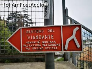 [P47] Sigla traseului de drumeție care taie coasta pe la jumătate de la sud la nord » foto by crismis
 - 
<span class="allrVoted glyphicon glyphicon-heart hidden" id="av1299752"></span>
<a class="m-l-10 hidden" id="sv1299752" onclick="voting_Foto_DelVot(,1299752,4871)" role="button">șterge vot <span class="glyphicon glyphicon-remove"></span></a>
<a id="v91299752" class=" c-red"  onclick="voting_Foto_SetVot(1299752)" role="button"><span class="glyphicon glyphicon-heart-empty"></span> <b>LIKE</b> = Votează poza</a> <img class="hidden"  id="f1299752W9" src="/imagini/loader.gif" border="0" /><span class="AjErrMes hidden" id="e1299752ErM"></span>