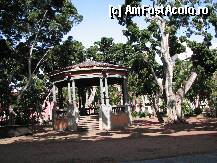 [P13] un mic parc in centrul orasului Santa Cruz » foto by roxanai
 - 
<span class="allrVoted glyphicon glyphicon-heart hidden" id="av187885"></span>
<a class="m-l-10 hidden" id="sv187885" onclick="voting_Foto_DelVot(,187885,4873)" role="button">șterge vot <span class="glyphicon glyphicon-remove"></span></a>
<a id="v9187885" class=" c-red"  onclick="voting_Foto_SetVot(187885)" role="button"><span class="glyphicon glyphicon-heart-empty"></span> <b>LIKE</b> = Votează poza</a> <img class="hidden"  id="f187885W9" src="/imagini/loader.gif" border="0" /><span class="AjErrMes hidden" id="e187885ErM"></span>