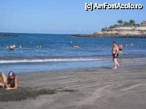 [P23] primul contact cu Oceanul Atlantic pe Playa Fanabe, Costa Adeje » foto by dianabzs
 - 
<span class="allrVoted glyphicon glyphicon-heart hidden" id="av421130"></span>
<a class="m-l-10 hidden" id="sv421130" onclick="voting_Foto_DelVot(,421130,4873)" role="button">șterge vot <span class="glyphicon glyphicon-remove"></span></a>
<a id="v9421130" class=" c-red"  onclick="voting_Foto_SetVot(421130)" role="button"><span class="glyphicon glyphicon-heart-empty"></span> <b>LIKE</b> = Votează poza</a> <img class="hidden"  id="f421130W9" src="/imagini/loader.gif" border="0" /><span class="AjErrMes hidden" id="e421130ErM"></span>