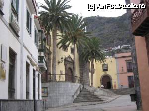 [P69] Garachico, piateta centrala si biserica strajuita de palmieri » foto by dianabzs
 - 
<span class="allrVoted glyphicon glyphicon-heart hidden" id="av421221"></span>
<a class="m-l-10 hidden" id="sv421221" onclick="voting_Foto_DelVot(,421221,4873)" role="button">șterge vot <span class="glyphicon glyphicon-remove"></span></a>
<a id="v9421221" class=" c-red"  onclick="voting_Foto_SetVot(421221)" role="button"><span class="glyphicon glyphicon-heart-empty"></span> <b>LIKE</b> = Votează poza</a> <img class="hidden"  id="f421221W9" src="/imagini/loader.gif" border="0" /><span class="AjErrMes hidden" id="e421221ErM"></span>