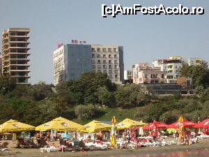 [P04] Hotel Ibis Constanta intre Vila Leon si o uriasa cladire abandonata.  » foto by Floria
 - 
<span class="allrVoted glyphicon glyphicon-heart hidden" id="av697144"></span>
<a class="m-l-10 hidden" id="sv697144" onclick="voting_Foto_DelVot(,697144,4877)" role="button">șterge vot <span class="glyphicon glyphicon-remove"></span></a>
<a id="v9697144" class=" c-red"  onclick="voting_Foto_SetVot(697144)" role="button"><span class="glyphicon glyphicon-heart-empty"></span> <b>LIKE</b> = Votează poza</a> <img class="hidden"  id="f697144W9" src="/imagini/loader.gif" border="0" /><span class="AjErrMes hidden" id="e697144ErM"></span>