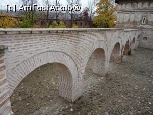 [P04] Arcadele beciului palatului ridicat de Matei Basarab.  » foto by tata123 🔱
 - 
<span class="allrVoted glyphicon glyphicon-heart hidden" id="av1127397"></span>
<a class="m-l-10 hidden" id="sv1127397" onclick="voting_Foto_DelVot(,1127397,4896)" role="button">șterge vot <span class="glyphicon glyphicon-remove"></span></a>
<a id="v91127397" class=" c-red"  onclick="voting_Foto_SetVot(1127397)" role="button"><span class="glyphicon glyphicon-heart-empty"></span> <b>LIKE</b> = Votează poza</a> <img class="hidden"  id="f1127397W9" src="/imagini/loader.gif" border="0" /><span class="AjErrMes hidden" id="e1127397ErM"></span>