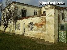 [P19] Manastirea Plataresti - Zid si cladiri deteriorate. » foto by iulianic
 - 
<span class="allrVoted glyphicon glyphicon-heart hidden" id="av245681"></span>
<a class="m-l-10 hidden" id="sv245681" onclick="voting_Foto_DelVot(,245681,4898)" role="button">șterge vot <span class="glyphicon glyphicon-remove"></span></a>
<a id="v9245681" class=" c-red"  onclick="voting_Foto_SetVot(245681)" role="button"><span class="glyphicon glyphicon-heart-empty"></span> <b>LIKE</b> = Votează poza</a> <img class="hidden"  id="f245681W9" src="/imagini/loader.gif" border="0" /><span class="AjErrMes hidden" id="e245681ErM"></span>