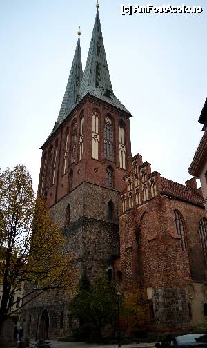 [P03] Nikolaikirche - cea mai veche biserica din oras, cred » foto by MCM
 - 
<span class="allrVoted glyphicon glyphicon-heart hidden" id="av478833"></span>
<a class="m-l-10 hidden" id="sv478833" onclick="voting_Foto_DelVot(,478833,4900)" role="button">șterge vot <span class="glyphicon glyphicon-remove"></span></a>
<a id="v9478833" class=" c-red"  onclick="voting_Foto_SetVot(478833)" role="button"><span class="glyphicon glyphicon-heart-empty"></span> <b>LIKE</b> = Votează poza</a> <img class="hidden"  id="f478833W9" src="/imagini/loader.gif" border="0" /><span class="AjErrMes hidden" id="e478833ErM"></span>