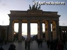 [P20] Brandenburger Tor, emblema orasului, construita inca din 1791 » foto by roxana.tomina
 - 
<span class="allrVoted glyphicon glyphicon-heart hidden" id="av325820"></span>
<a class="m-l-10 hidden" id="sv325820" onclick="voting_Foto_DelVot(,325820,4900)" role="button">șterge vot <span class="glyphicon glyphicon-remove"></span></a>
<a id="v9325820" class=" c-red"  onclick="voting_Foto_SetVot(325820)" role="button"><span class="glyphicon glyphicon-heart-empty"></span> <b>LIKE</b> = Votează poza</a> <img class="hidden"  id="f325820W9" src="/imagini/loader.gif" border="0" /><span class="AjErrMes hidden" id="e325820ErM"></span>
