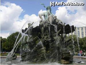 [P13] Fantana Neptun din alt unghi » foto by iccata
 - 
<span class="allrVoted glyphicon glyphicon-heart hidden" id="av452370"></span>
<a class="m-l-10 hidden" id="sv452370" onclick="voting_Foto_DelVot(,452370,4900)" role="button">șterge vot <span class="glyphicon glyphicon-remove"></span></a>
<a id="v9452370" class=" c-red"  onclick="voting_Foto_SetVot(452370)" role="button"><span class="glyphicon glyphicon-heart-empty"></span> <b>LIKE</b> = Votează poza</a> <img class="hidden"  id="f452370W9" src="/imagini/loader.gif" border="0" /><span class="AjErrMes hidden" id="e452370ErM"></span>