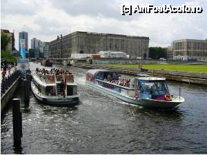[P15] Berlinul este traversat de raurile Spree si Havel » foto by iccata
 - 
<span class="allrVoted glyphicon glyphicon-heart hidden" id="av452372"></span>
<a class="m-l-10 hidden" id="sv452372" onclick="voting_Foto_DelVot(,452372,4900)" role="button">șterge vot <span class="glyphicon glyphicon-remove"></span></a>
<a id="v9452372" class=" c-red"  onclick="voting_Foto_SetVot(452372)" role="button"><span class="glyphicon glyphicon-heart-empty"></span> <b>LIKE</b> = Votează poza</a> <img class="hidden"  id="f452372W9" src="/imagini/loader.gif" border="0" /><span class="AjErrMes hidden" id="e452372ErM"></span>